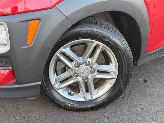 Used 2021 Red Hyundai SE image 25