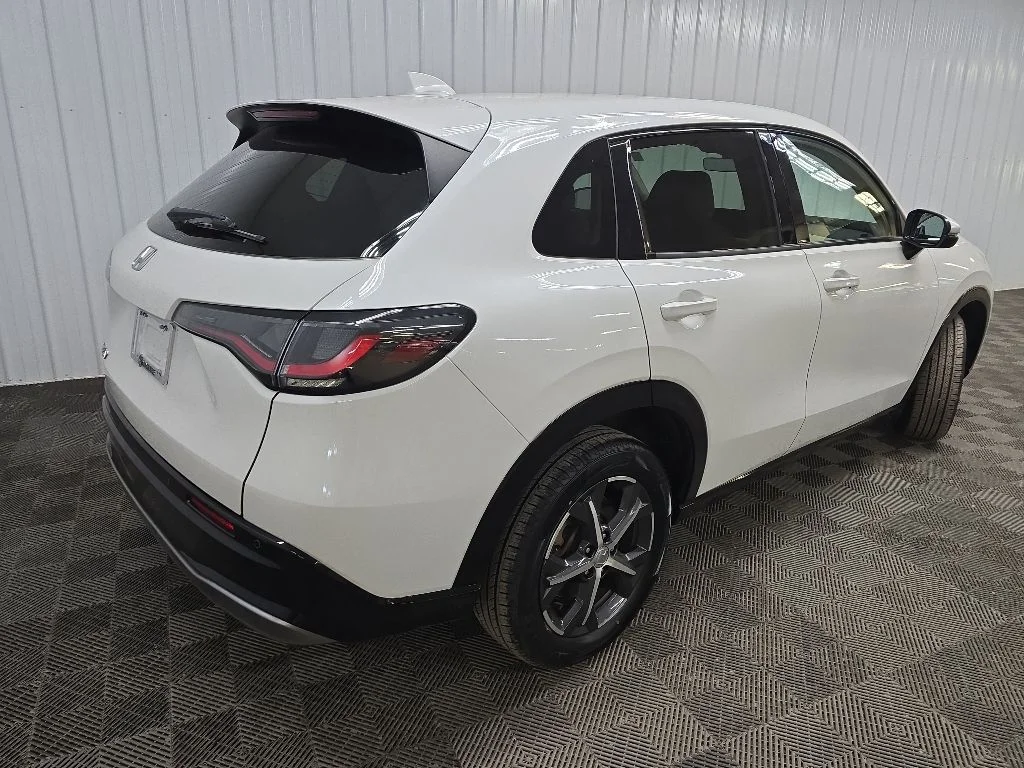 Used 2024 White Honda EX-L image 10