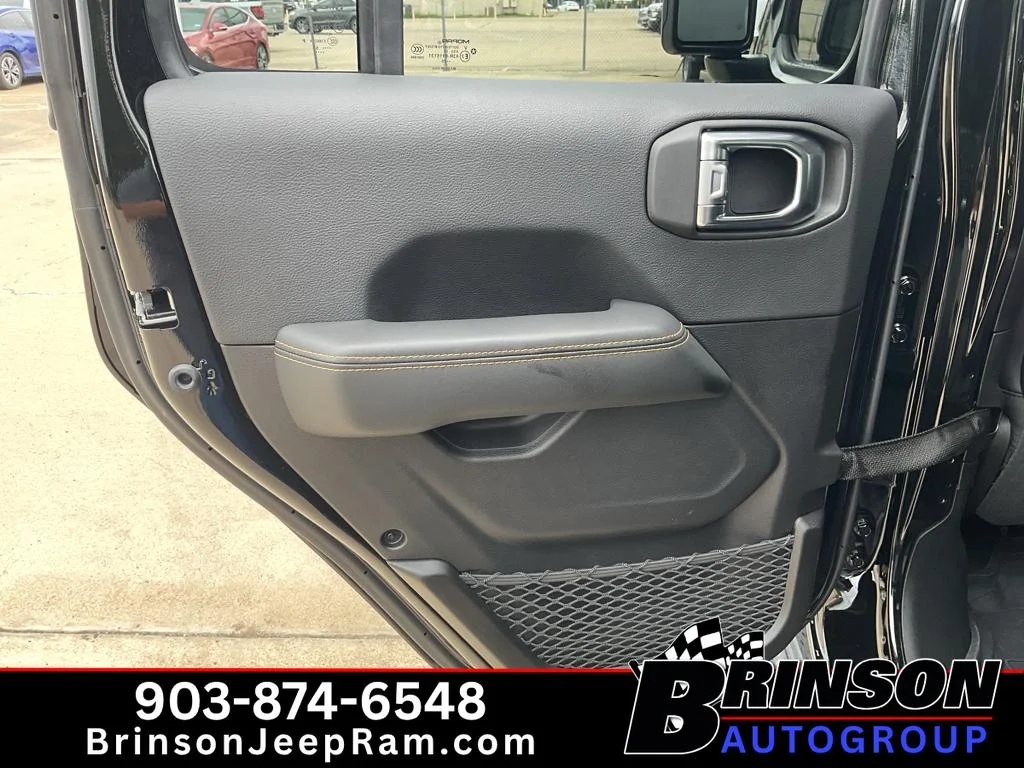 Used 2025 Black Clearcoat Jeep High Tide image 14