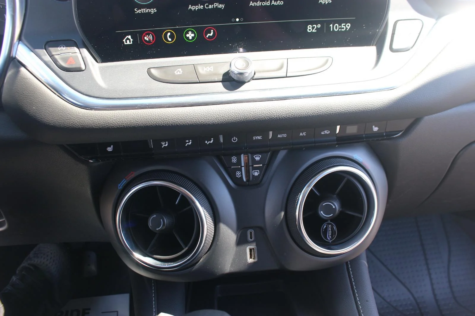 Used 2024 Summit White Chevrolet 2LT image 18