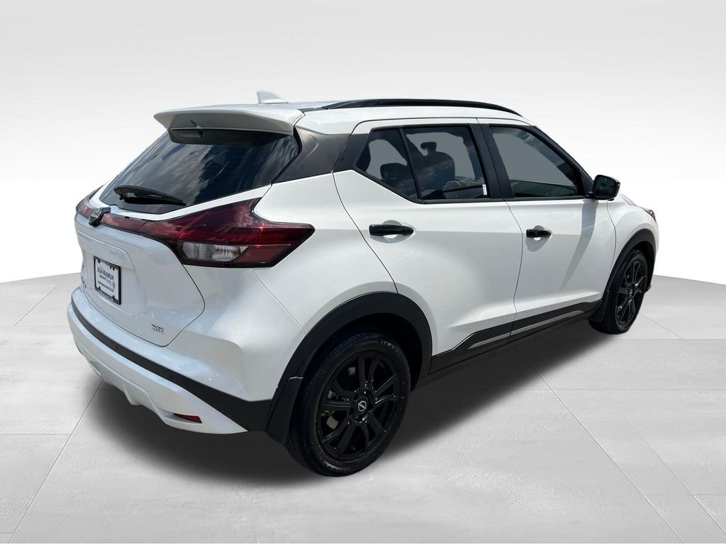 Used 2024 White Nissan SR image 5