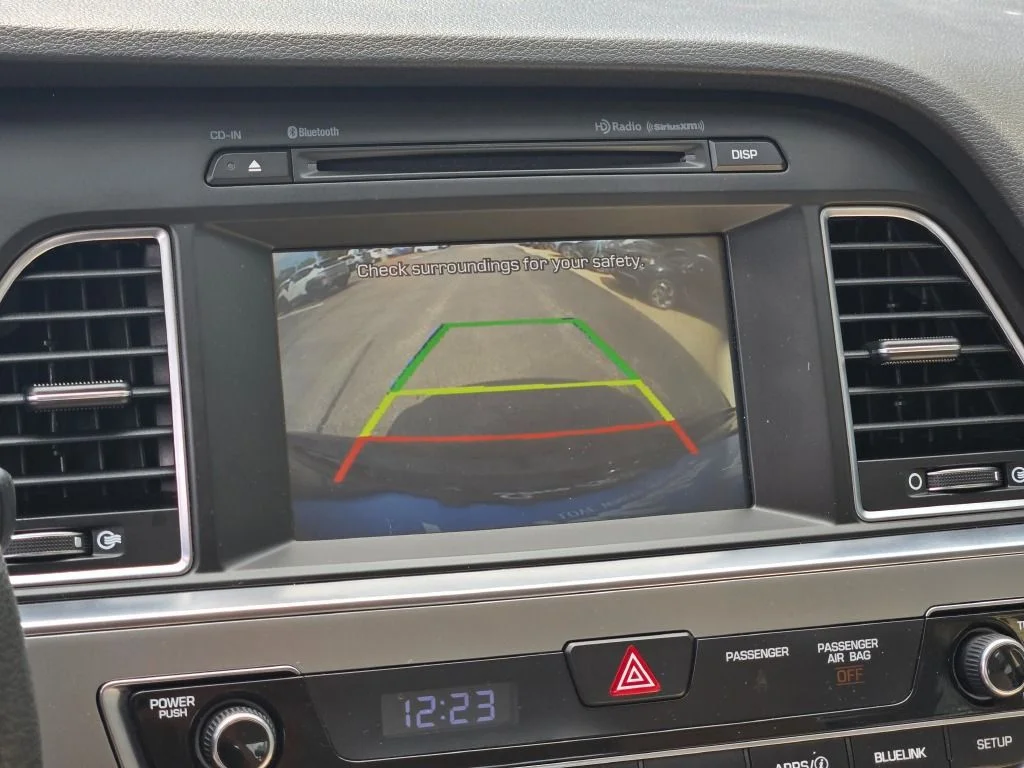 Used 2017 Black Hyundai SE image 23