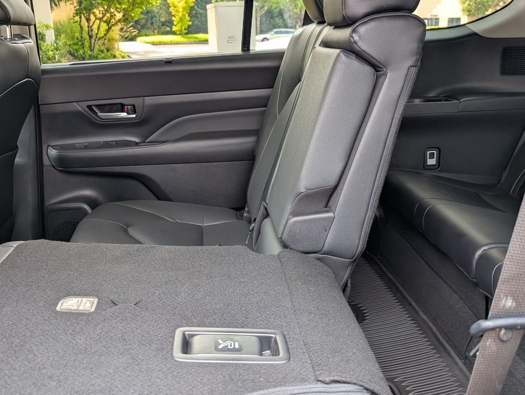 Used 2024 Silver Toyota XLE image 4