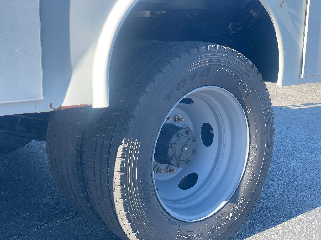 Used 2019 Oxford White Ford XL image 25