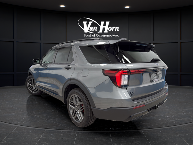 Used 2026 Carbonized Gray Metallic Ford ST-Line image 5