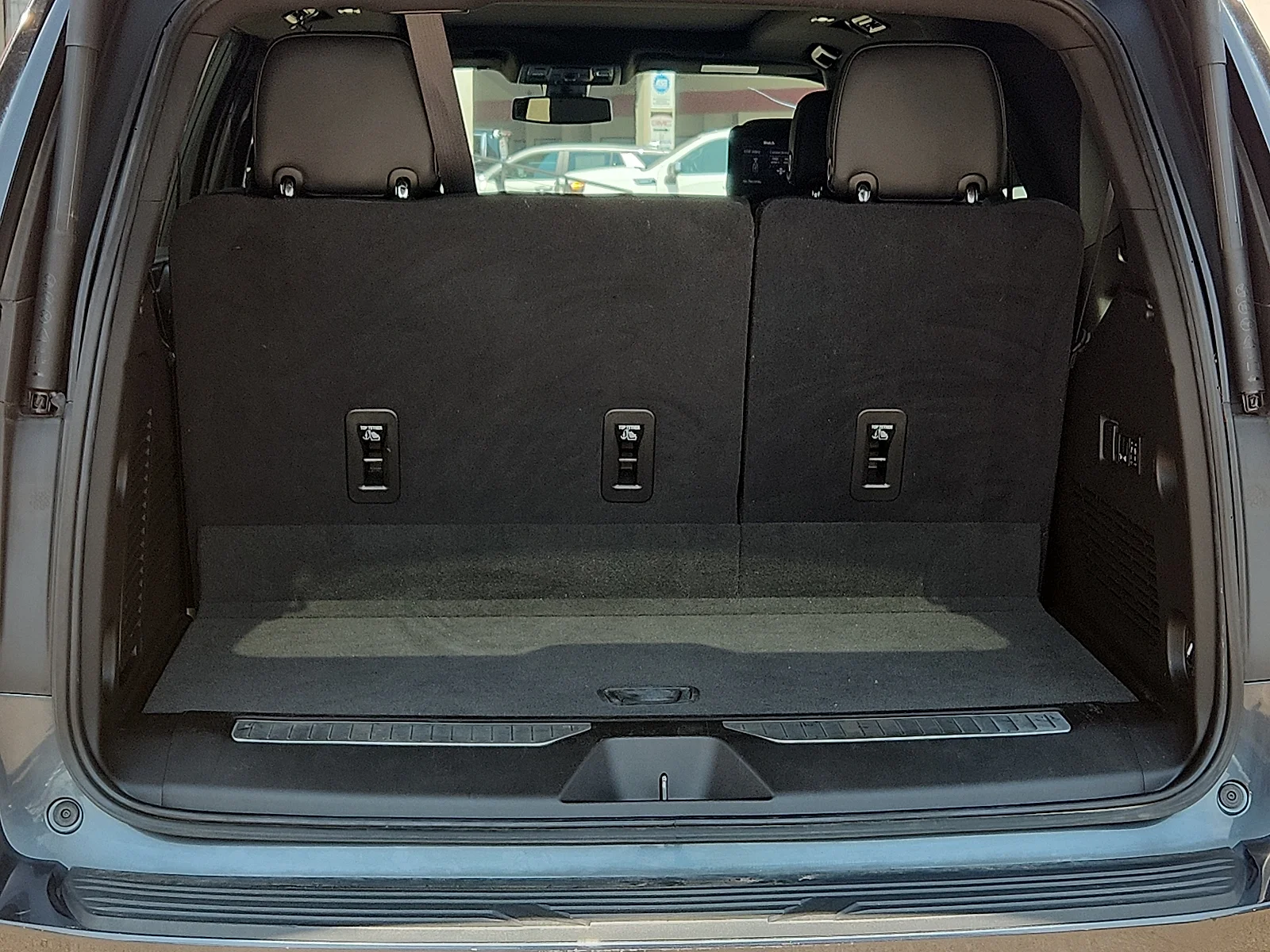 Used 2021 Shadow Gray Metallic Chevrolet Z71 image 10