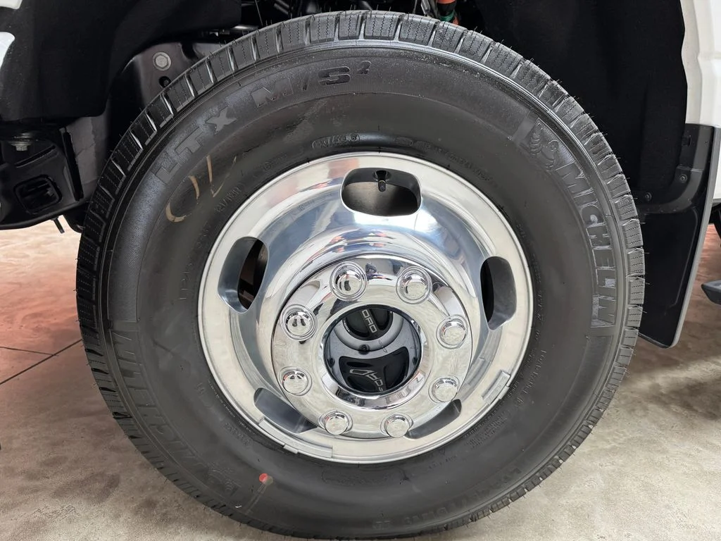 New 2026 Star White Metallic Tri-Coat Ford F-350® Platinum® image 35