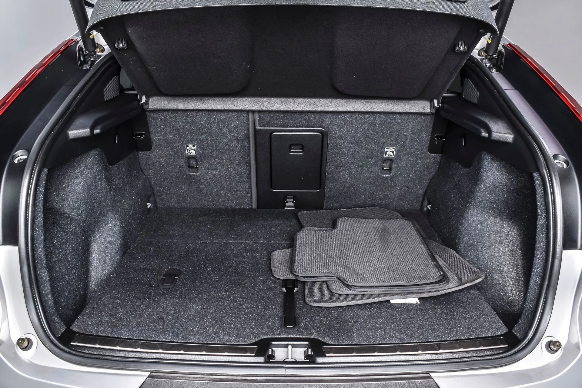 Used 2023 Silver Volvo Ultimate image 7