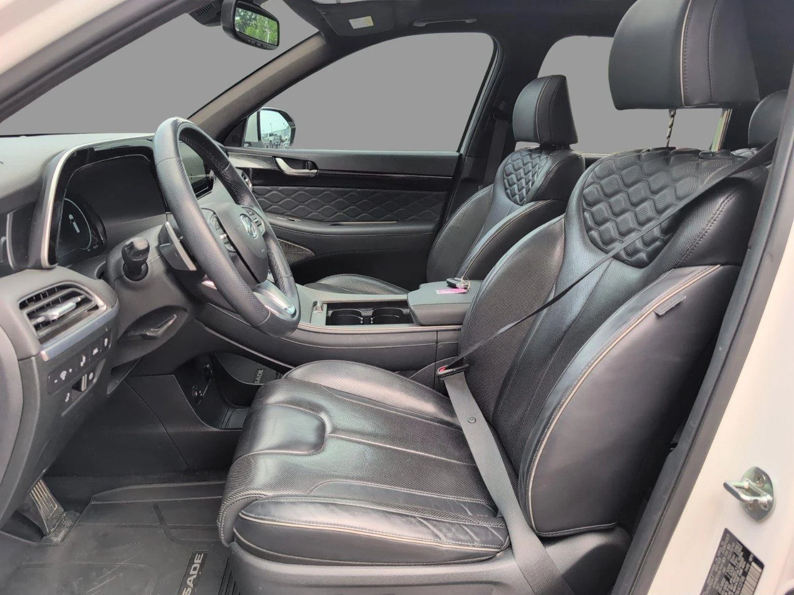 Used 2022 Hyper White Hyundai Calligraphy image 17