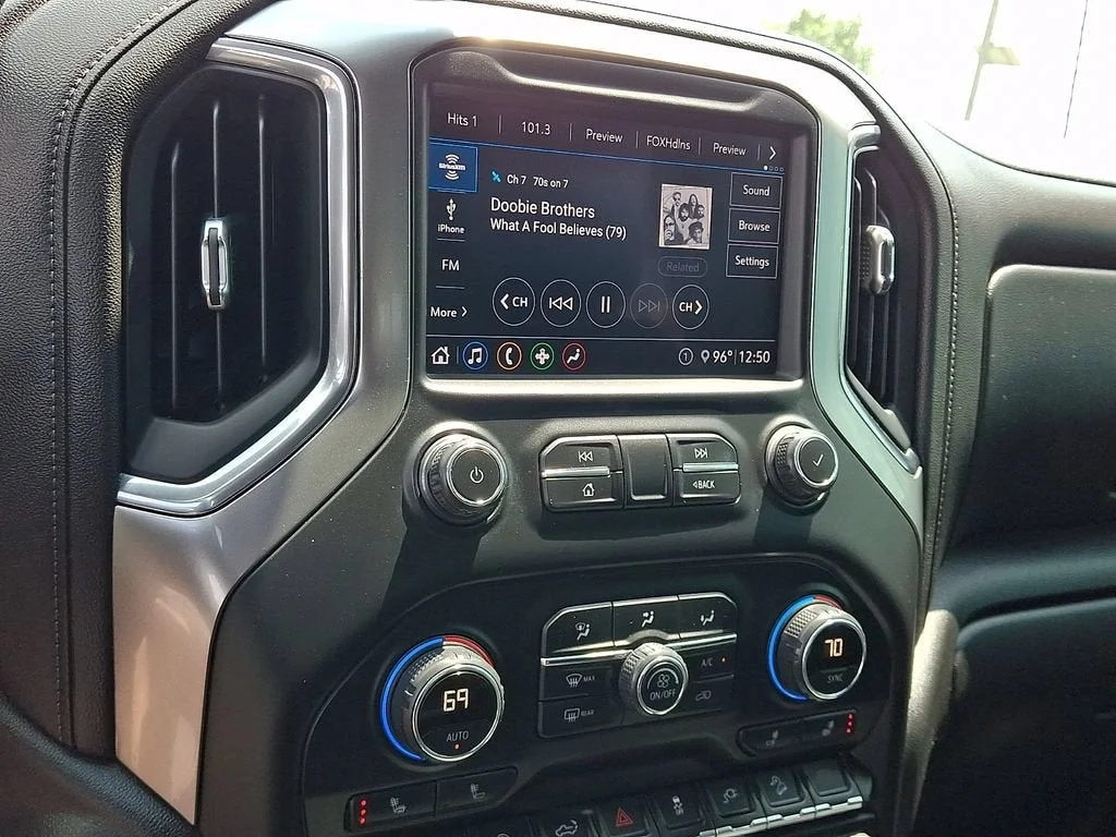 Used 2020 BLACK Chevrolet RST image 57