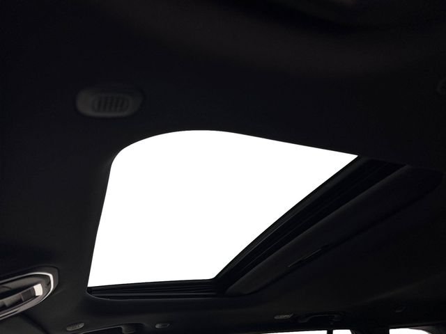 New 2026 Bright White Clear-Coat Exterior Paint Jeep Altitude image 16