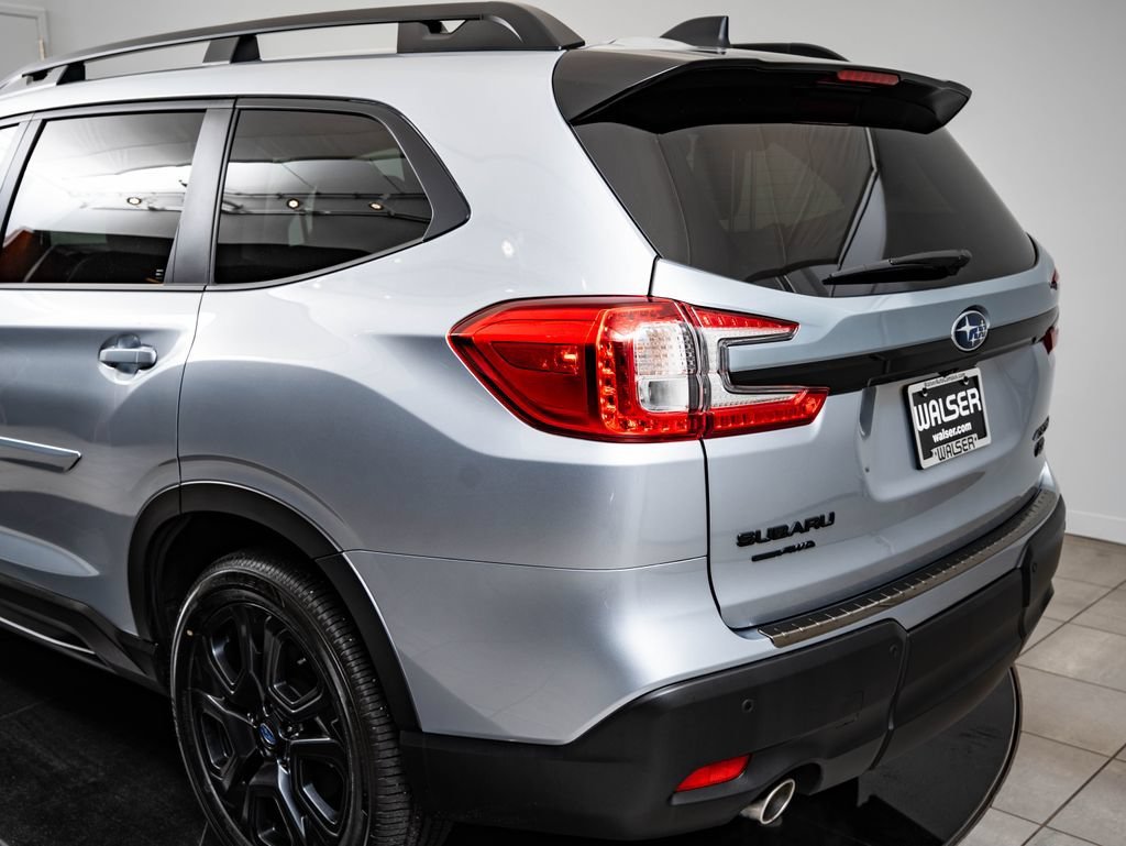 Used 2025 Ice Silver Metallic Subaru Onyx Edition image 19