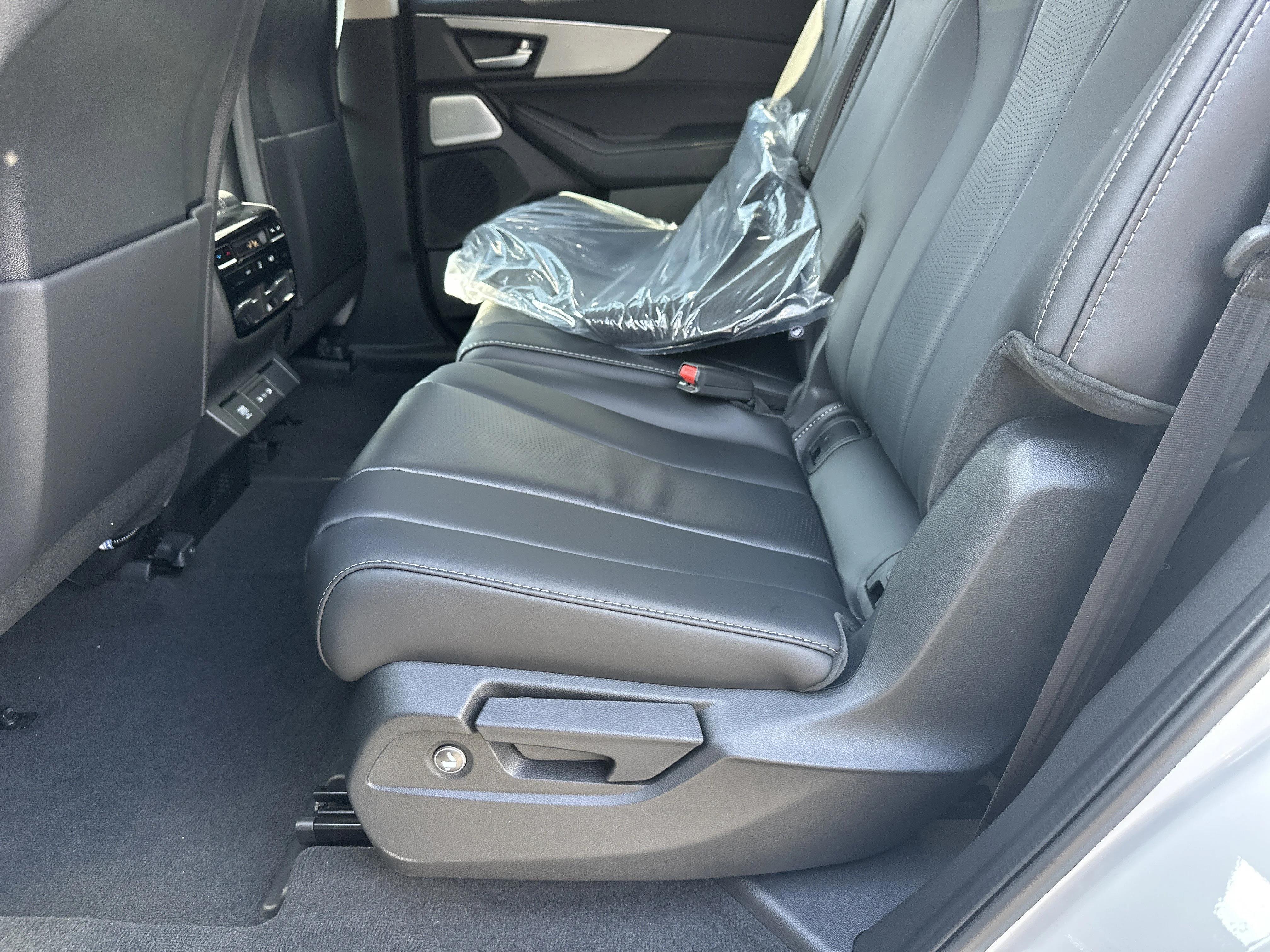 New 2026 Platinum White Pearl Acura w/Technology Package image 13