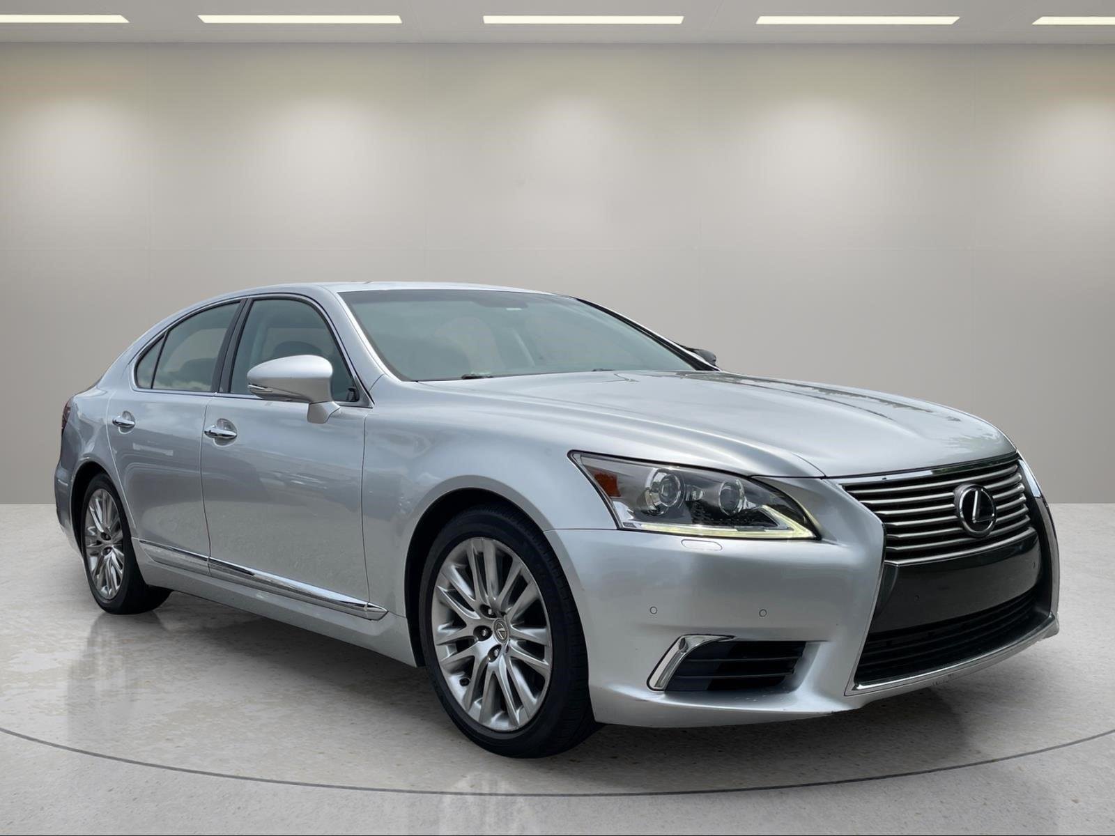 Used 2015 Liquid Platinum Lexus COMFORT image 7