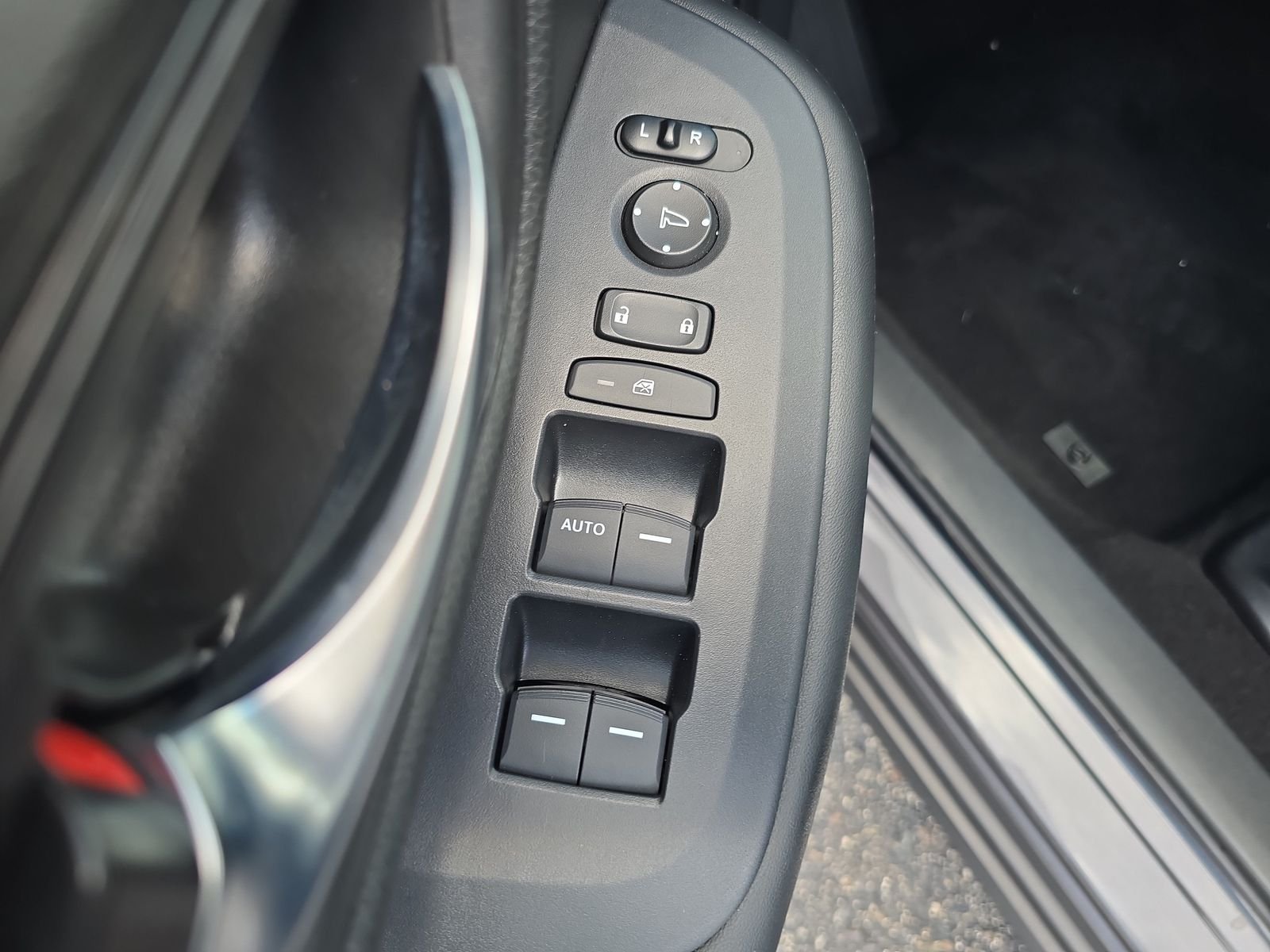 2025 Honda HR-V LX - Photo 14