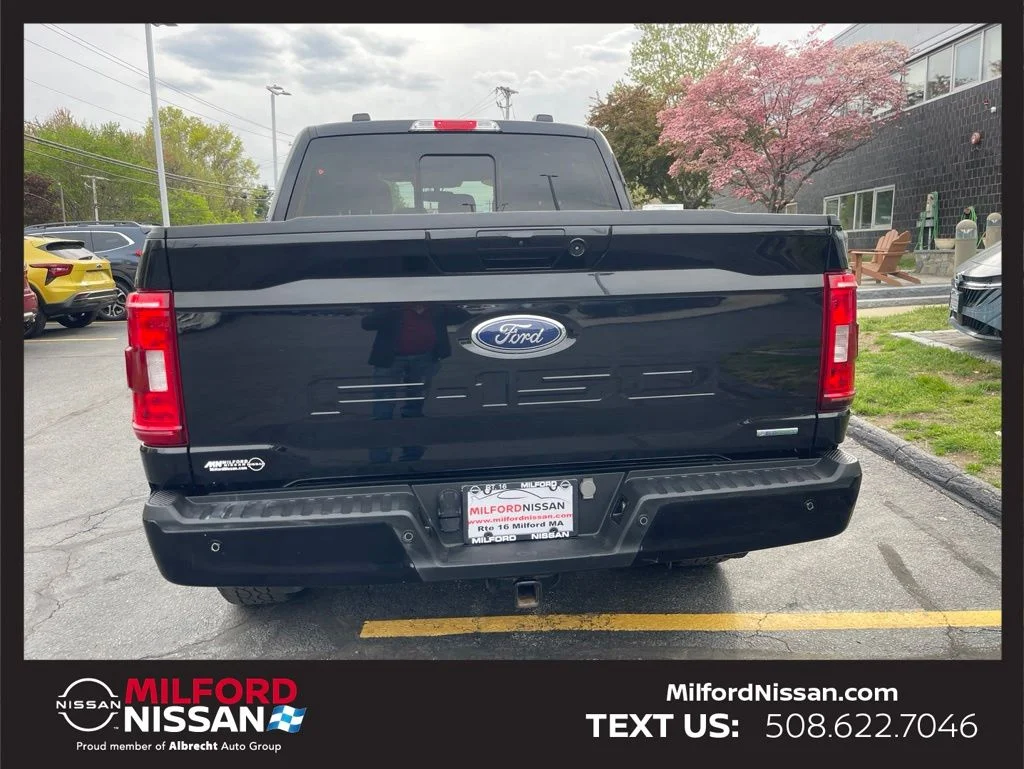 Used 2023 Black Ford XLT image 4