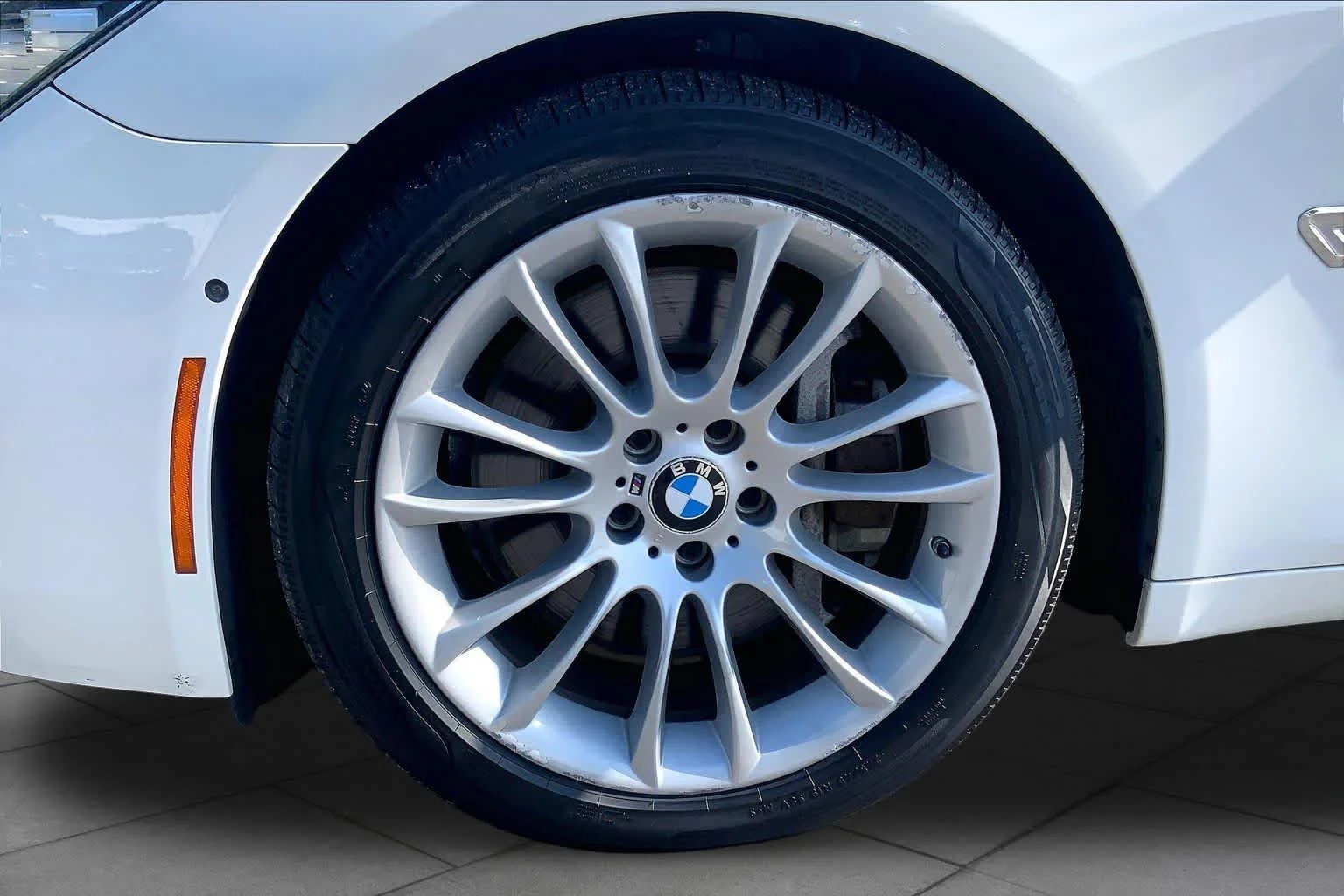 Used 2015 Alpine White BMW 750Li xDrive image 11