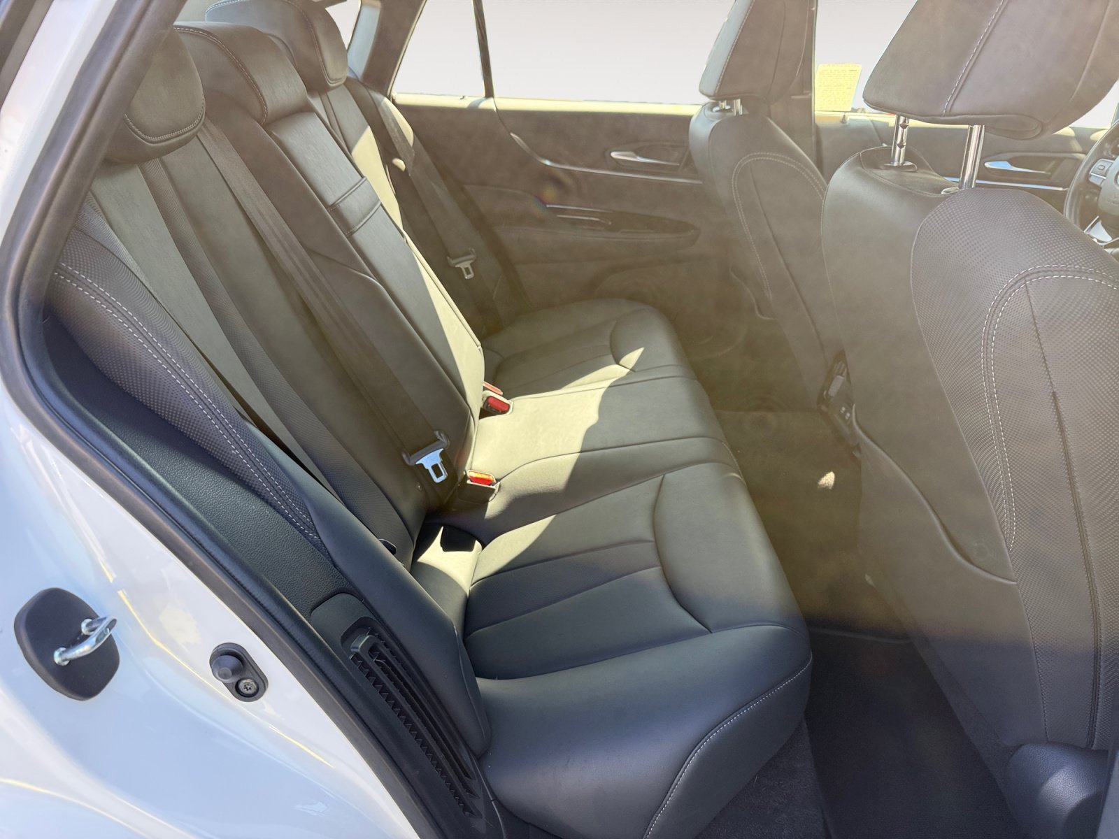 Used 2021 White Toyota XLE image 18