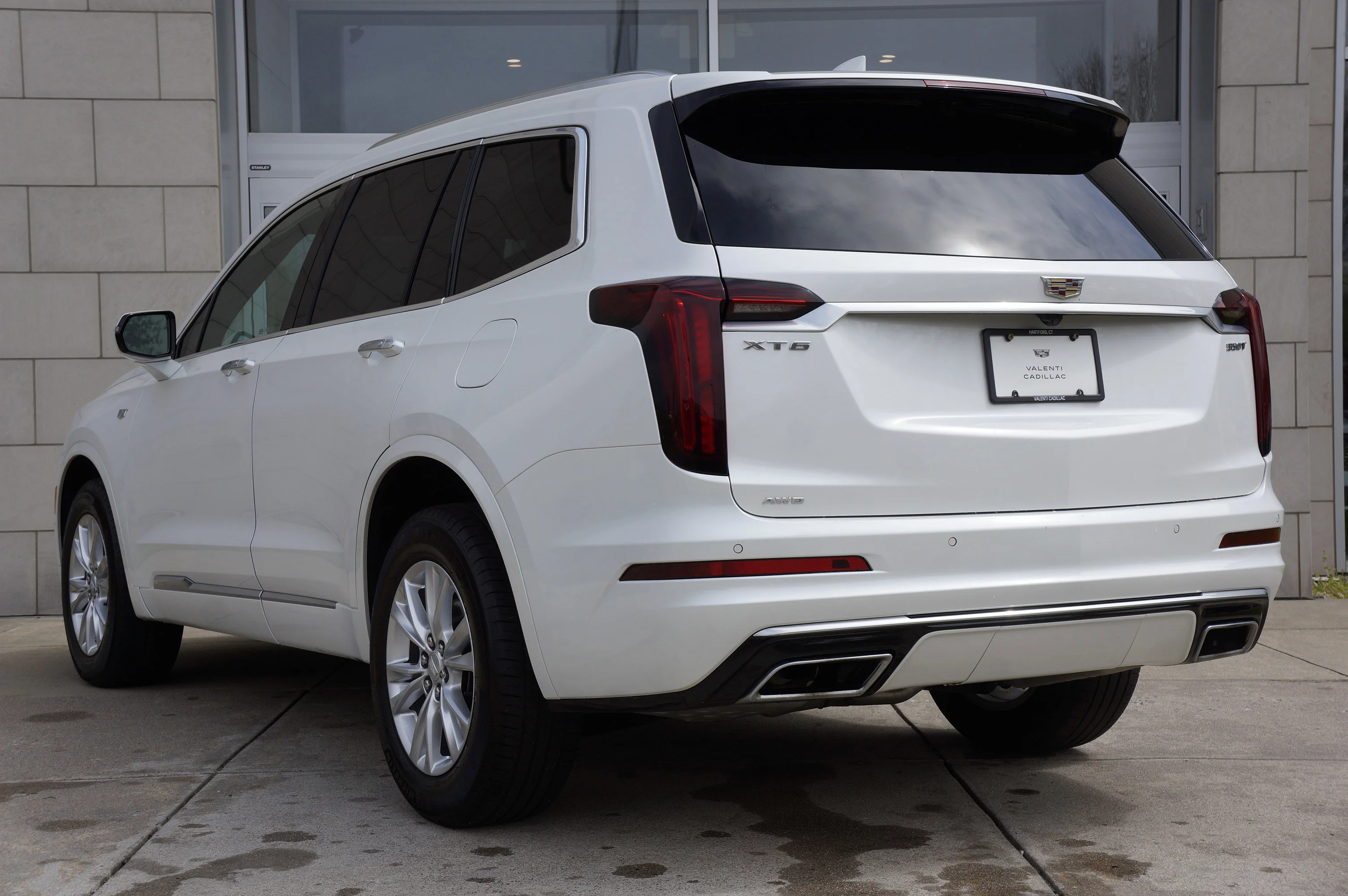 Used 2024 Crystal White Tricoat Cadillac AWD Luxury image 9