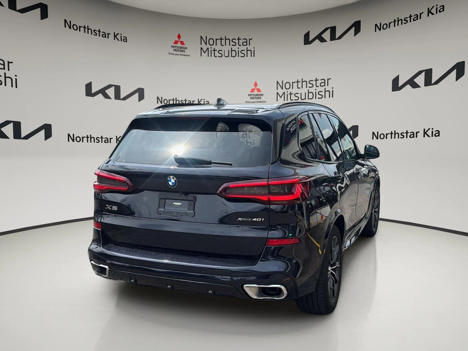 Used 2023 Carbon Black Metallic BMW xDrive40i image 10