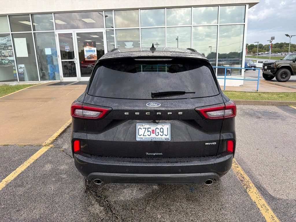Used 2023 Black Metallic Ford ST-Line Elite image 5