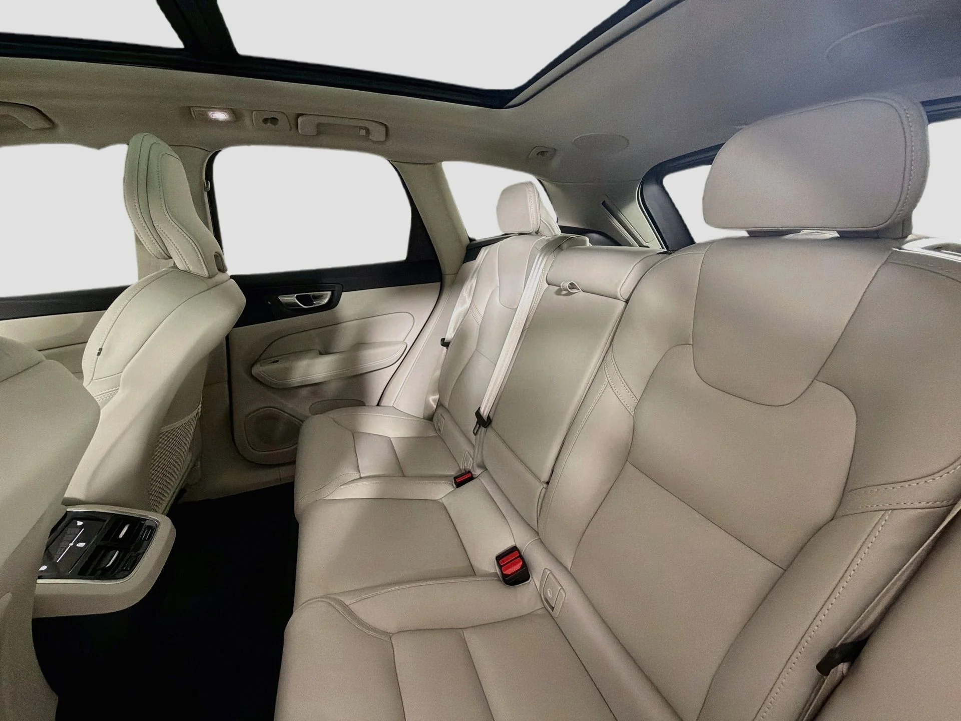 Certified Used 2024 Fusion Red Volvo Ultimate image 27