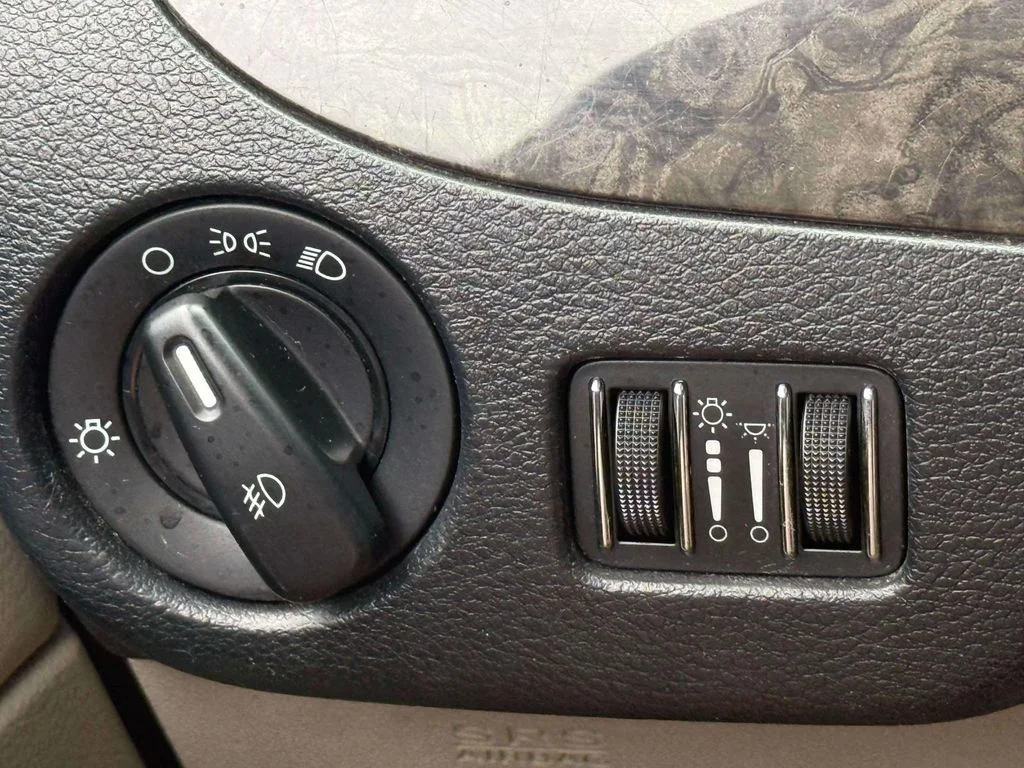 Used 2011 Gray Dodge Crew image 18
