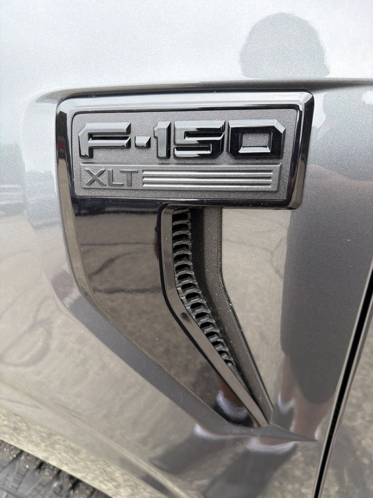 New 2026 Carbonized Gray Metallic Ford XLT image 10