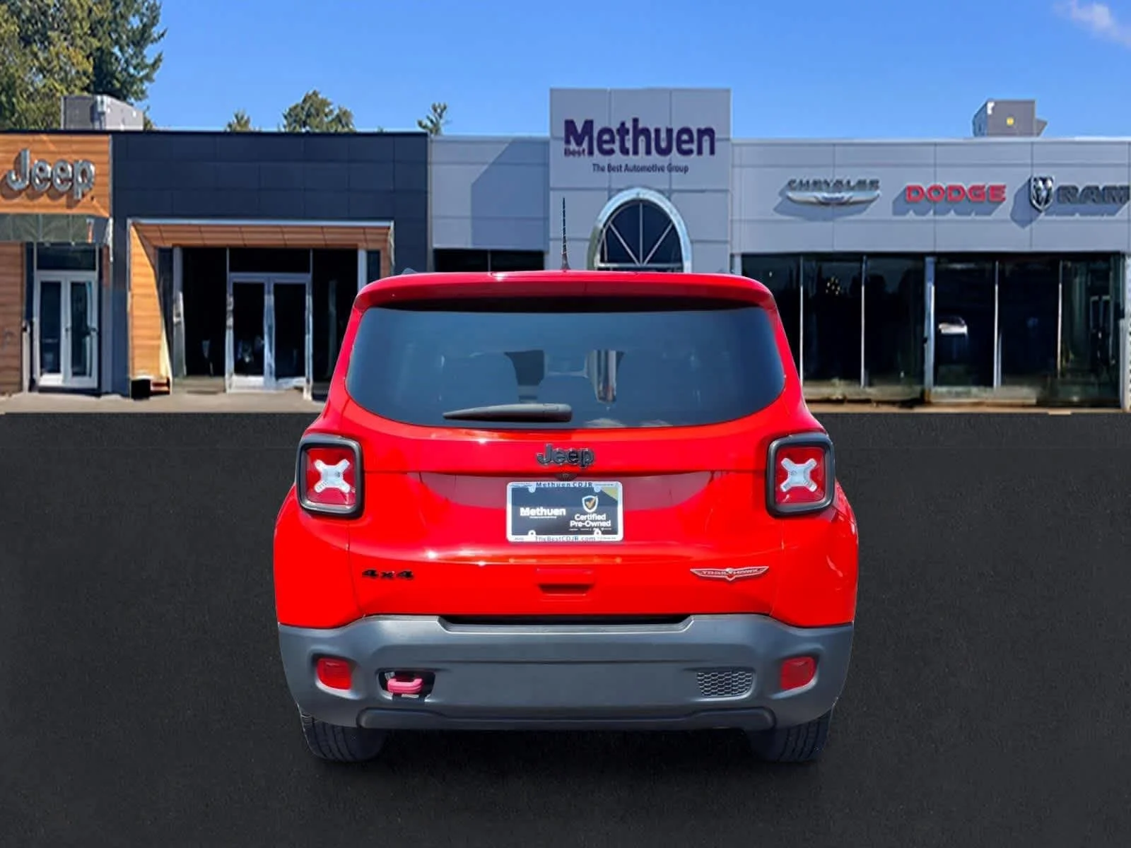 Used 2023 Colorado Red Clearcoat Jeep Trailhawk image 5