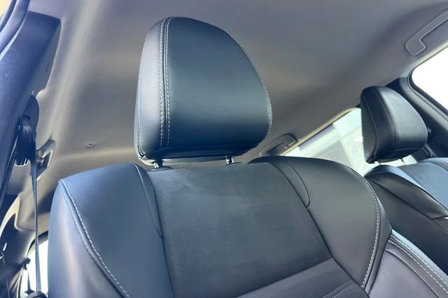 Used 2024  Mitsubishi SE image 20
