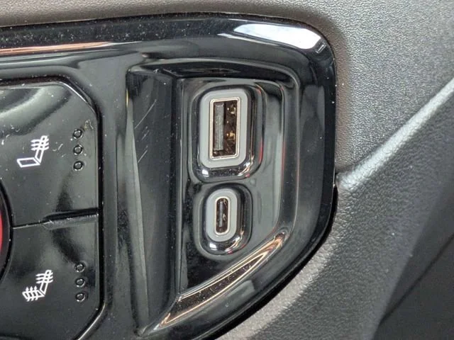 Used 2024 Downpour Metallic GMC Elevation image 24