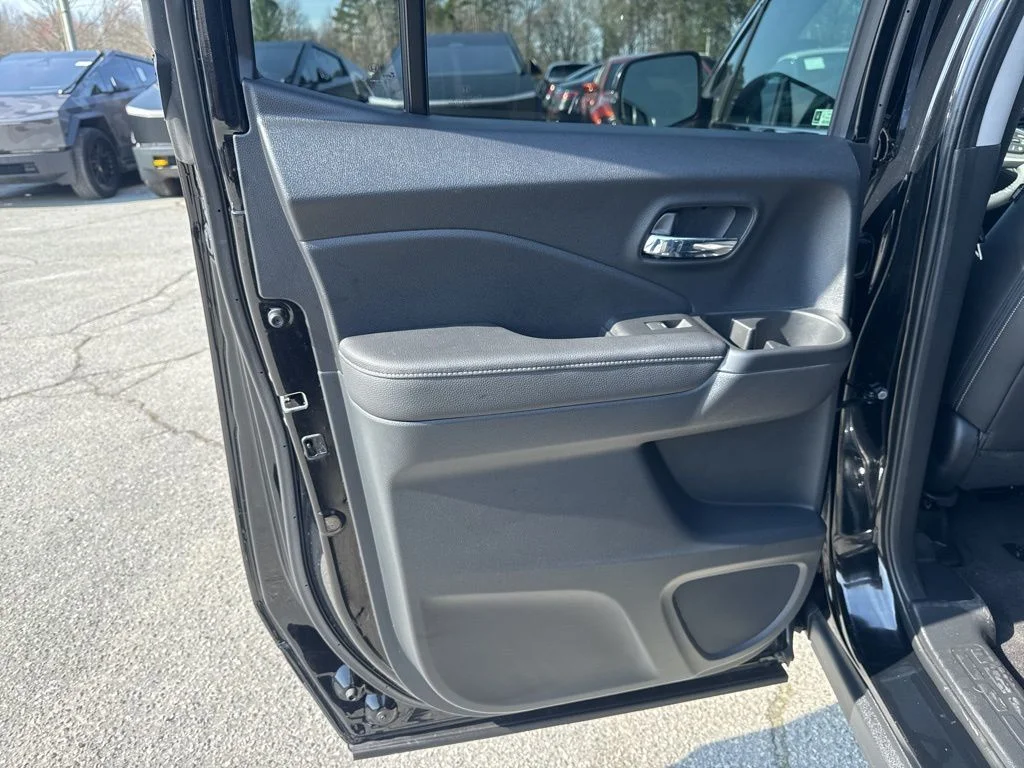 Used 2025 Black Honda RTL image 28