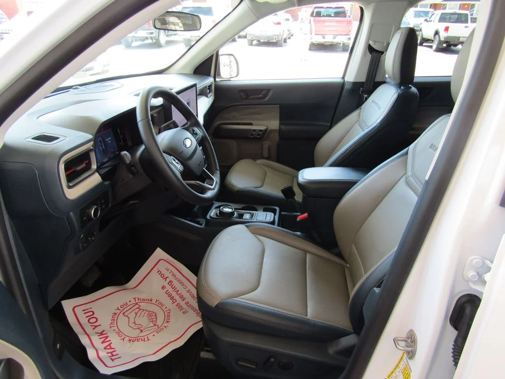 Used 2025 White Ford Lariat image 27
