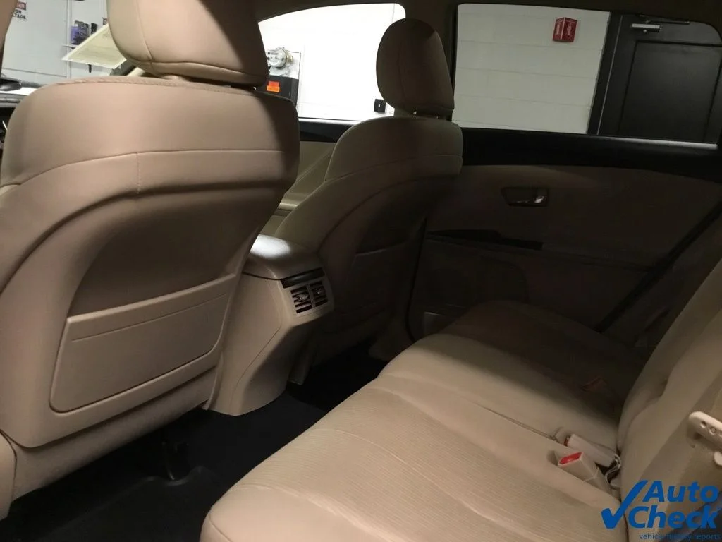 Used 2014 Black Toyota LE image 33