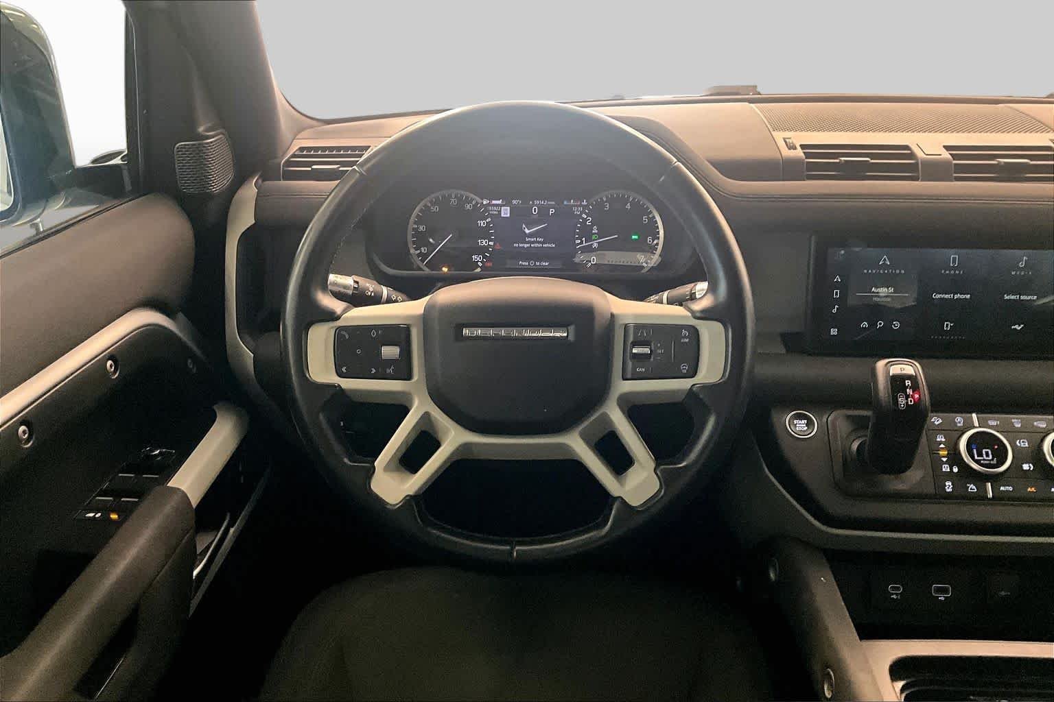 Used 2022 Hakuba Silver Metallic Land Rover  image 17