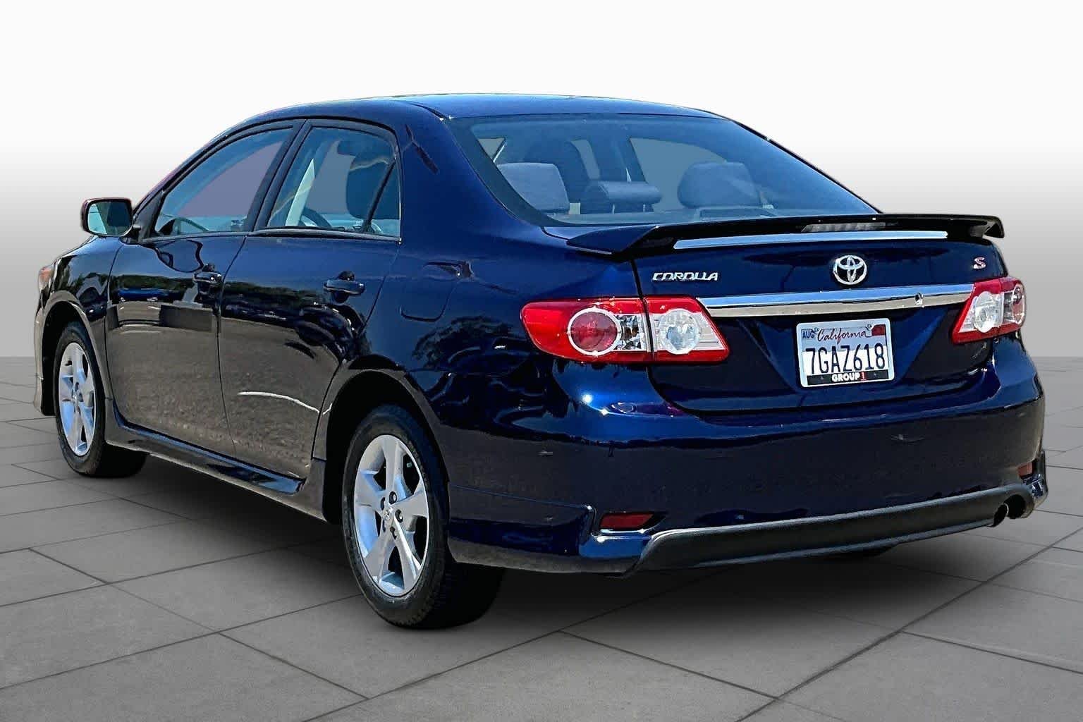 Used 2011 Nautical Blue Metallic Toyota LE image 11