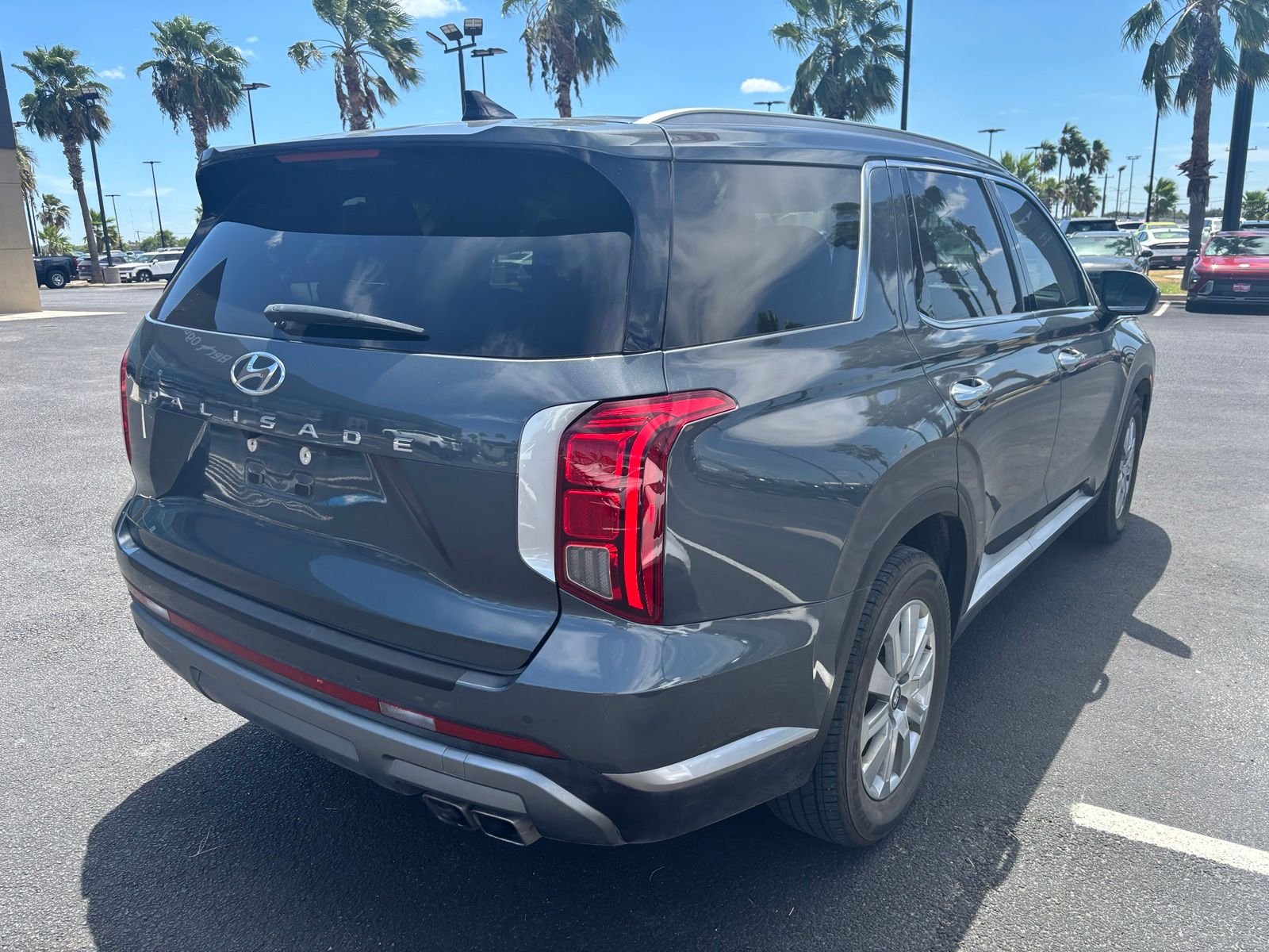 Used 2025 Gray Hyundai SEL image 6