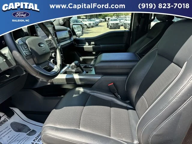 Used 2025 White Ford Lariat image 19