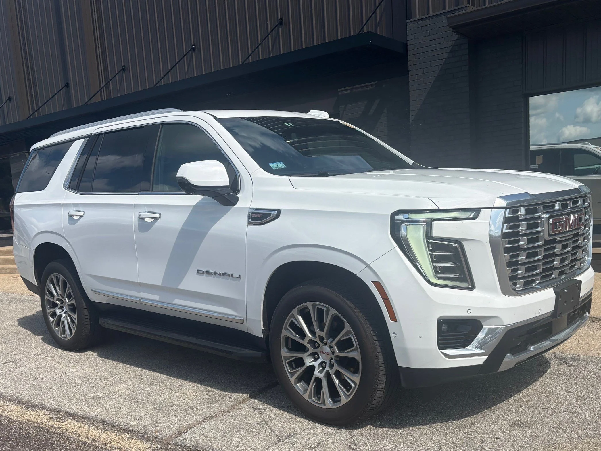 Used 2025 Summit White GMC Denali image 3