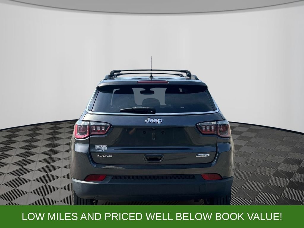 Used 2018 Gray Jeep Latitude image 4