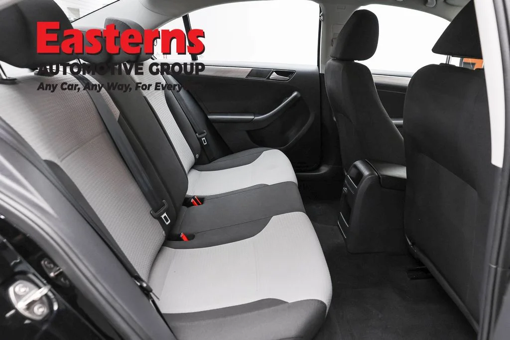 Used 2017 Black Volkswagen 1.4T S image 23