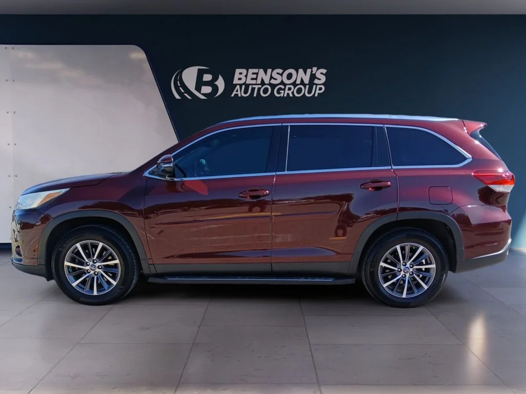 Used 2019 Red Toyota XLE image 2