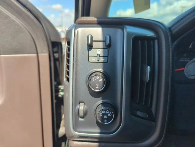 Used 2015 Green Chevrolet LTZ image 41