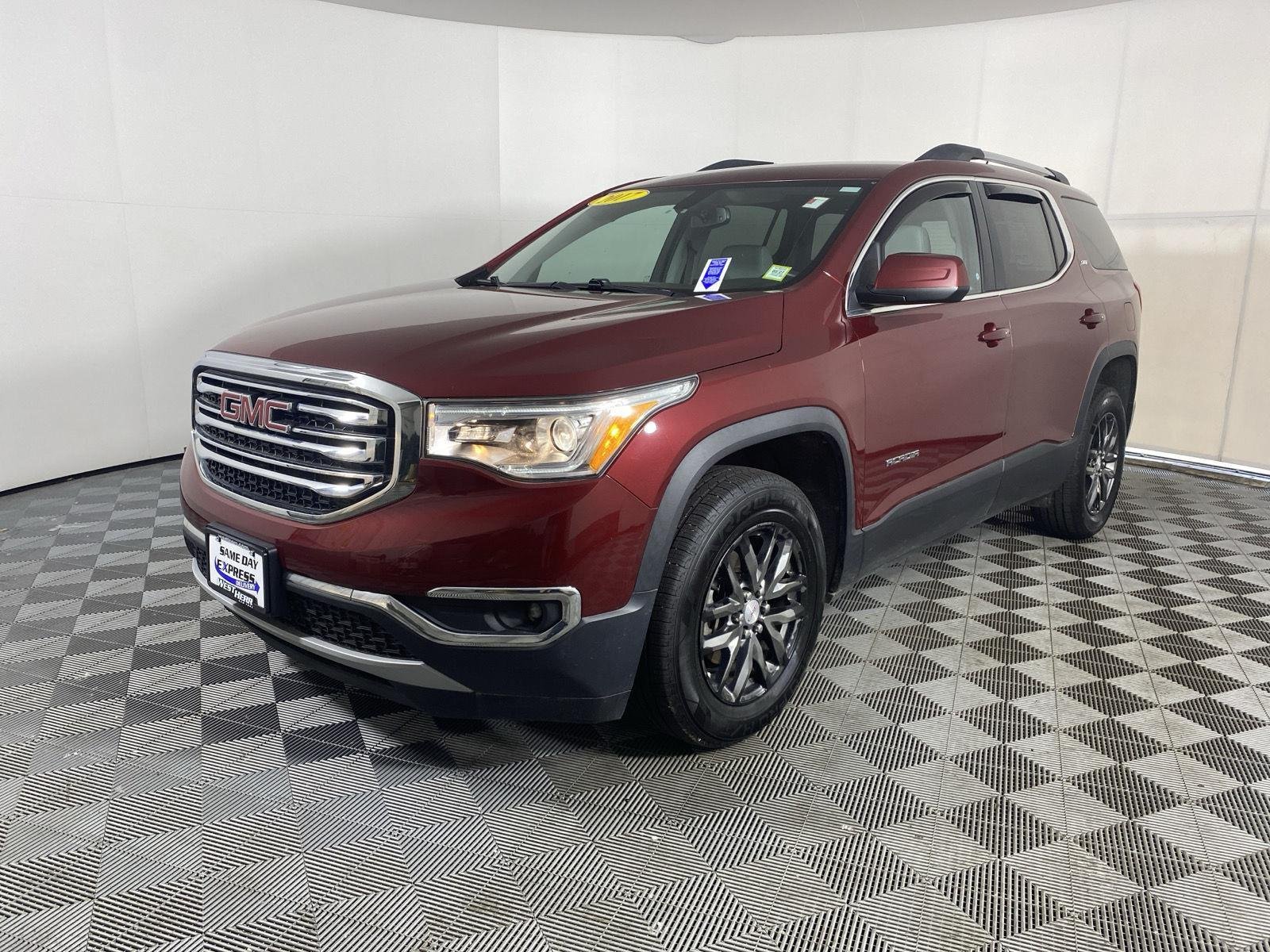 Used 2017 Crimson Red Tintcoat GMC SLT image 3