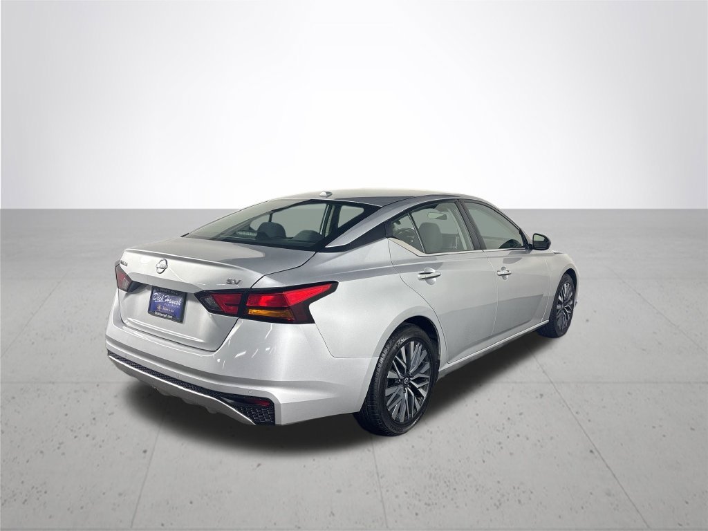 Used 2024 Silver Nissan 2.5 SV image 6