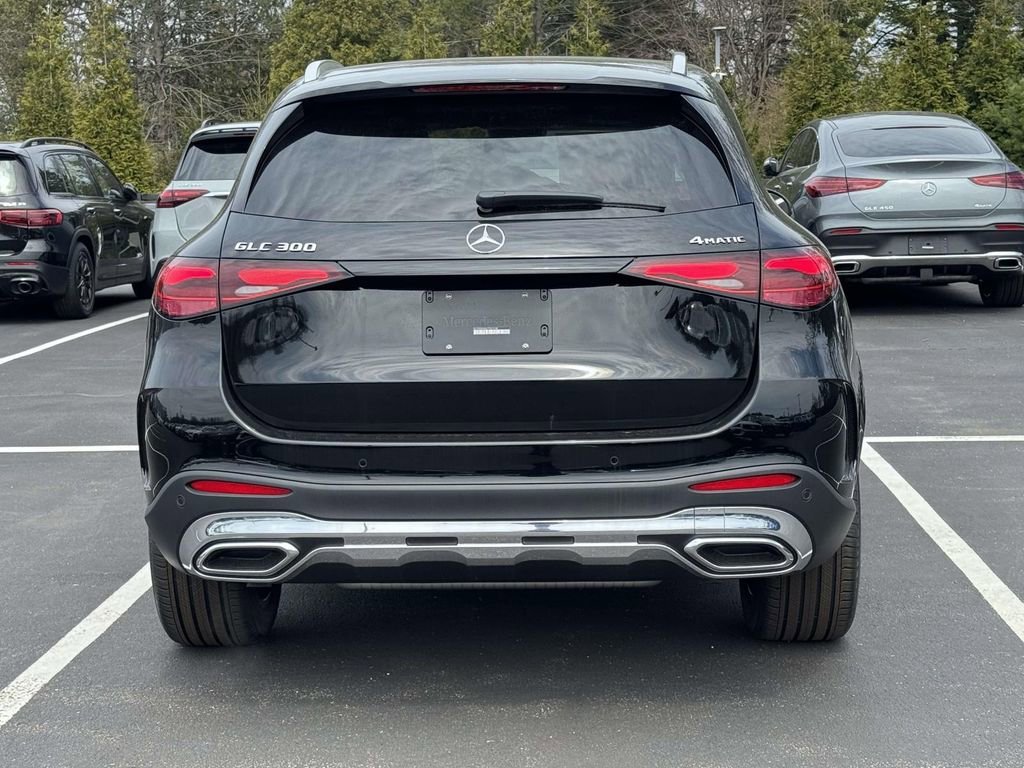 New 2026 Black Mercedes-Benz GLC 300 image 9