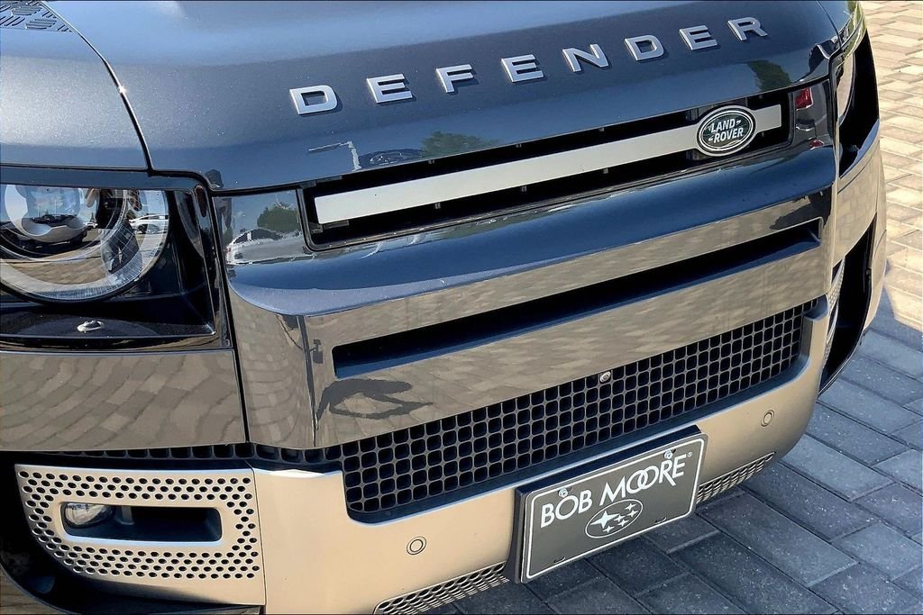 Used 2021 Gray Land Rover X-Dynamic HSE image 30