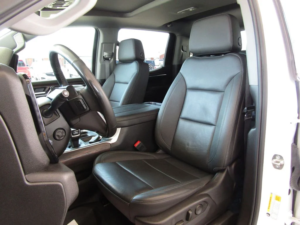 Used 2024 White GMC SLT image 28