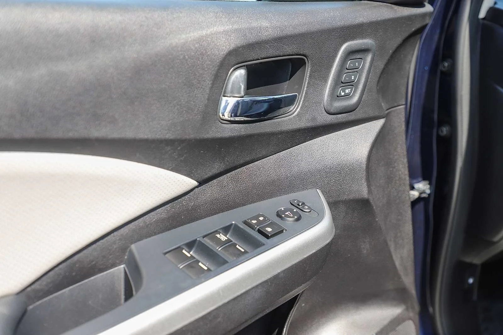 Used 2016 Blue Honda Touring image 21