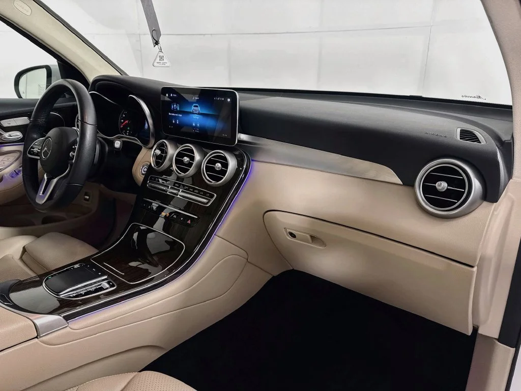 Used 2021 White Mercedes-Benz GLC 300 image 36